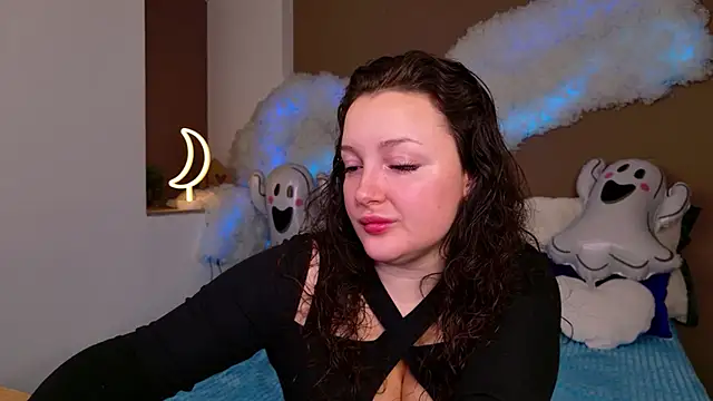 Snapshot of GloriNichols chatting on November 1, 6:15 am GloriNichols online show from November 1, 6:15 am