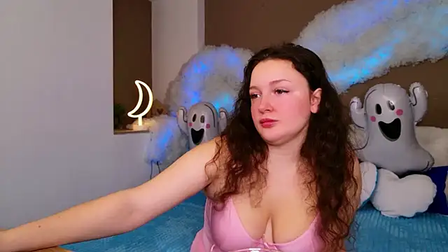 Snapshot of GloriNichols chatting on November 2, 6:49 am GloriNichols online show from November 2, 6:49 am