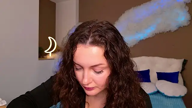 Snapshot of GloriNichols chatting on November 11, 10:48 am GloriNichols online show from November 11, 10:48 am