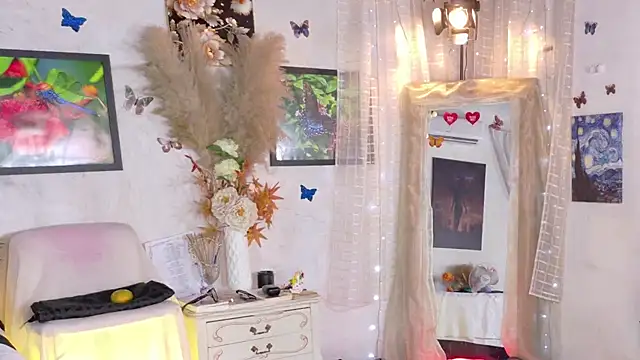 Kyara Queen online show from November 17, 5:30 pm