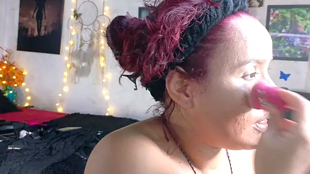 Snapshot of Kyara_Queen chatting on March 5, 5:20 pm Kyara Queen online show from March 5, 5:20 pm