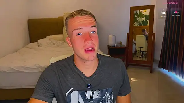 tommy cumfinger online show from September 18, 1:51 am