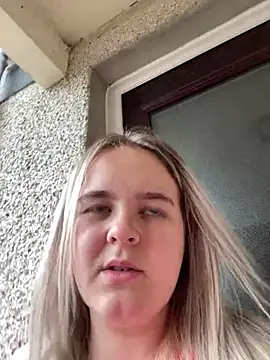 Snapshot of princess_blondex chatting on July 3, 12:22 pm princess blondex online show from July 3, 12:22 pm