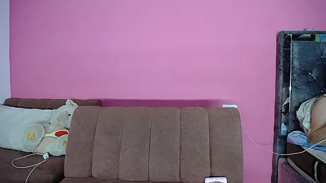 Snapshot of FerneyManti chatting on September 29, 1:44 am FerneyManti online show from September 29, 1:44 am