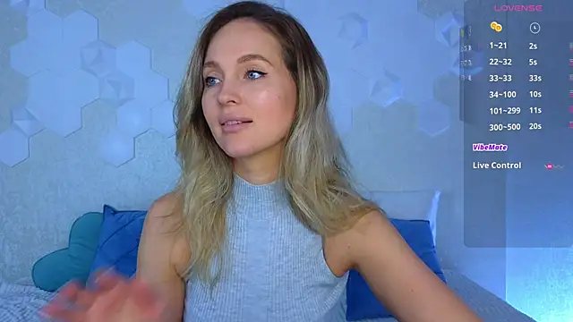 Snapshot of Lynna_Sparks chatting on May 4, 2:51 am Lynna Sparks online show from May 4, 2:51 am