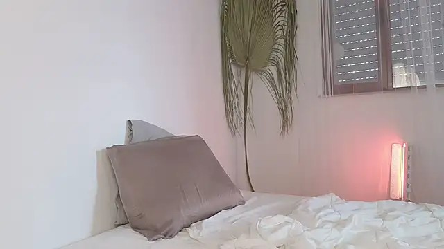 Snapshot of my_lina chatting on November 3, 9:10 am my lina online show from November 3, 9:10 am