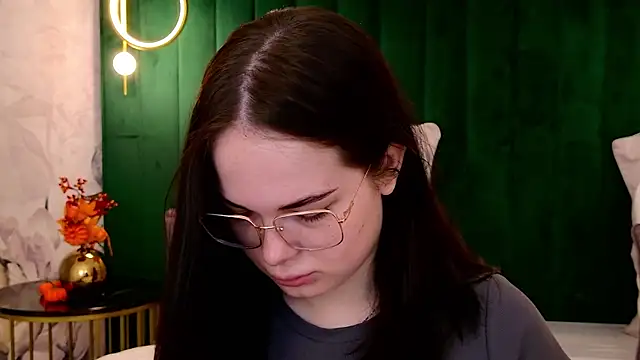 DeniseReese online show from October 8, 2:42 am