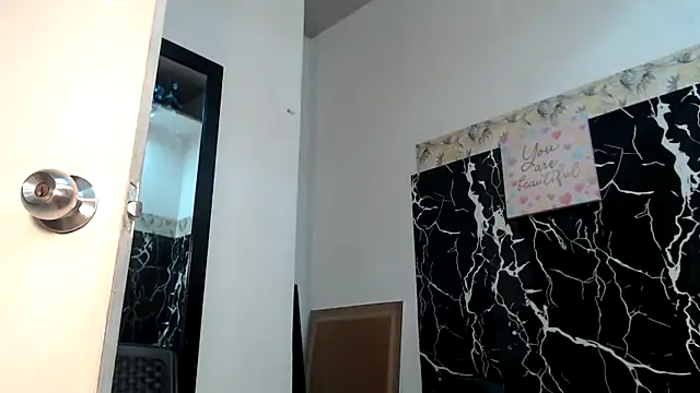 Snapshot of KristalTsXXX chatting on April 28, 2:44 pm KristalTsXXX online show from April 28, 2:44 pm