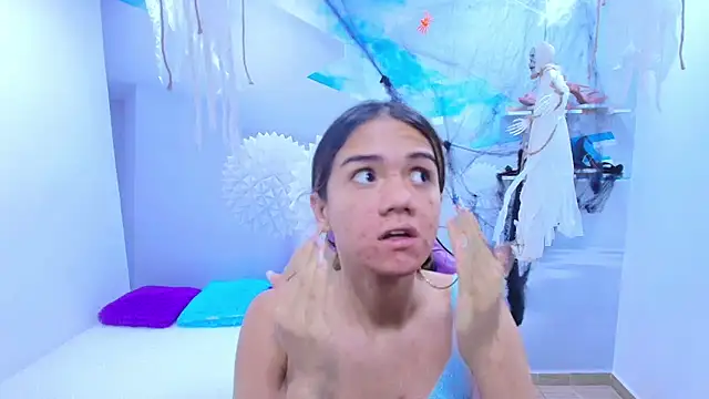 Snapshot of DEMI_LEED chatting on October 29, 11:34 am DEMI LEED online show from October 29, 11:34 am