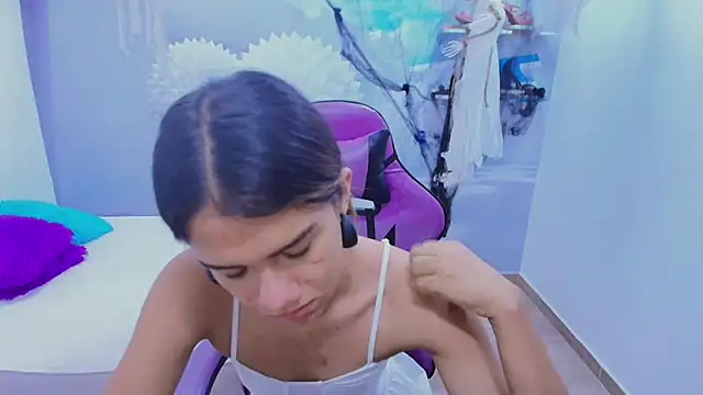 Snapshot of DEMI_LEED chatting on November 1, 12:29 pm DEMI LEED online show from November 1, 12:29 pm