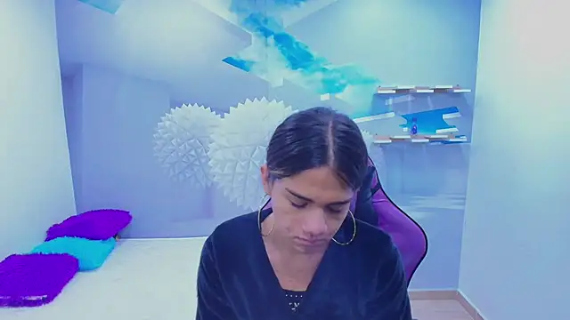 Snapshot of DEMI_LEED chatting on November 6, 1:23 pm DEMI LEED online show from November 6, 1:23 pm