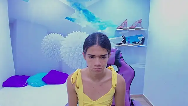 Snapshot of DEMI_LEED chatting on November 8, 12:38 pm DEMI LEED online show from November 8, 12:38 pm