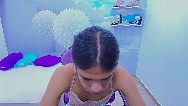 Snapshot of DEMI_LEED chatting on November 11, 11:32 am DEMI LEED online show from November 11, 11:32 am