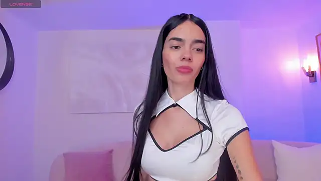 Snapshot of LucianaMillerX chatting on January 4, 10:34 pm LucianaMillerX online show from January 4, 10:34 pm