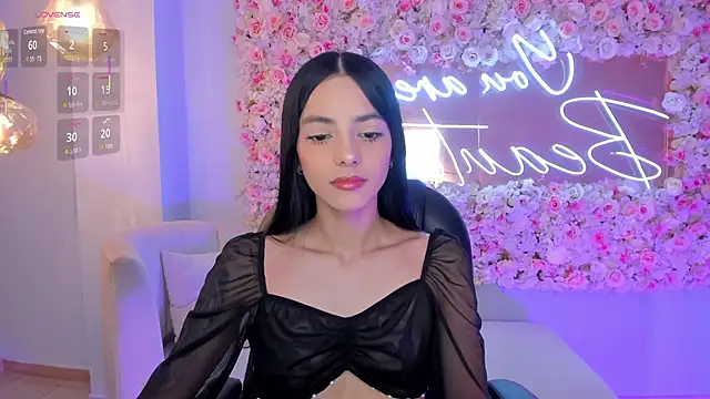 HannahJamesX online show from January 18, 11:30 pm