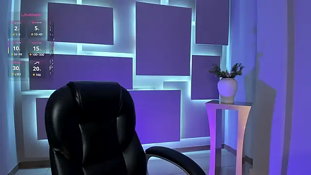 HannahJamesX online show from March 10, 1:16 pm