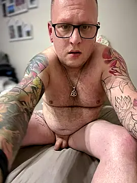 Snapshot of PierreNaked89 chatting on October 4, 9:46 pm PierreNaked89 online show from October 4, 9:46 pm