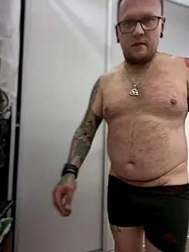 Snapshot of PierreNaked89 chatting on October 27, 9:52 pm PierreNaked89 online show from October 27, 9:52 pm