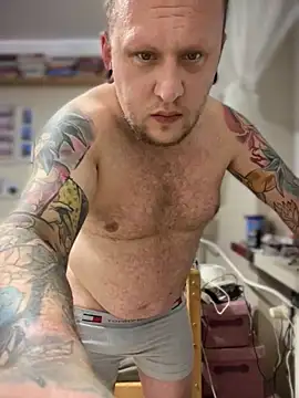 Snapshot of PierreNaked89 chatting on November 7, 10:43 pm PierreNaked89 online show from November 7, 10:43 pm