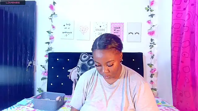 CiaraEbony online show from December 29, 8:22 am