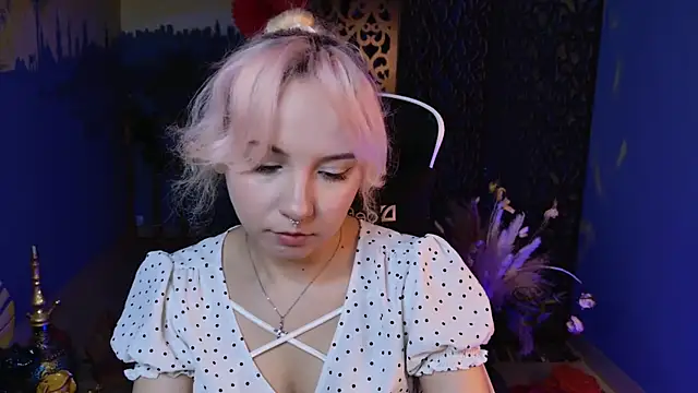 JasmineMilko online show from February 16, 5:04 am