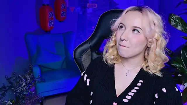 JasmineMilko online show from March 4, 8:13 am