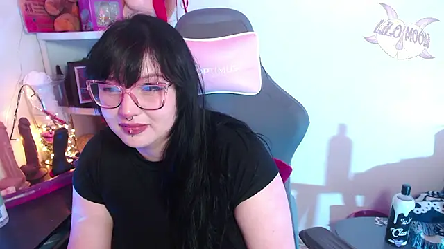 LiloMoon69 online show from December 6, 6:15 am