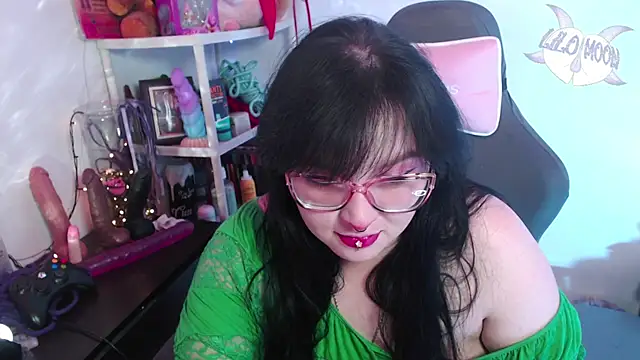 LiloMoon69 online show from December 10, 3:20 am