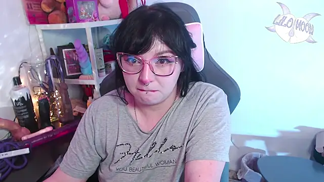 LiloMoon69 online show from December 11, 5:53 am