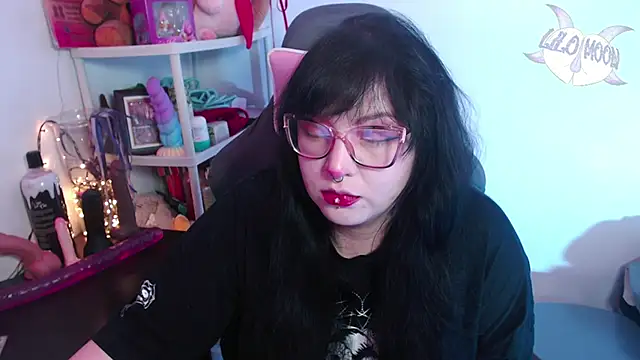 LiloMoon69 online show from December 13, 3:16 am