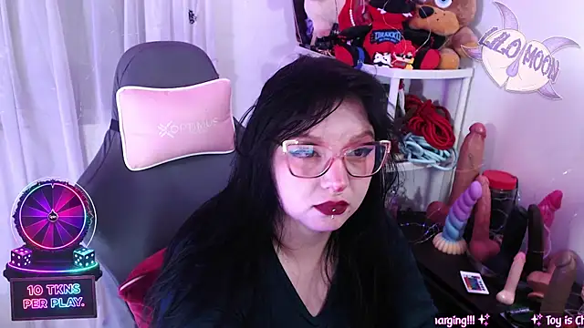 Snapshot of LiloMoon69 chatting on February 21, 3:24 pm LiloMoon69 online show from February 21, 3:24 pm