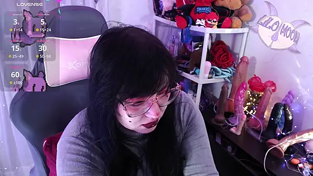 Snapshot of LiloMoon69 chatting on March 4, 12:00 pm LiloMoon69 online show from March 4, 12:00 pm