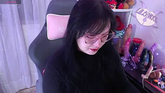 Snapshot of LiloMoon69 chatting on March 5, 2:24 pm LiloMoon69 online show from March 5, 2:24 pm