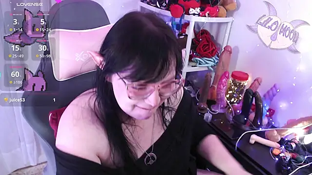 Snapshot of LiloMoon69 chatting on March 7, 3:03 am LiloMoon69 online show from March 7, 3:03 am