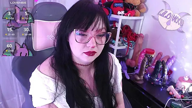 Snapshot of LiloMoon69 chatting on March 12, 1:50 pm LiloMoon69 online show from March 12, 1:50 pm