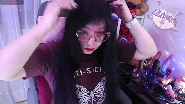 Snapshot of LiloMoon69 chatting on March 13, 1:18 pm LiloMoon69 online show from March 13, 1:18 pm