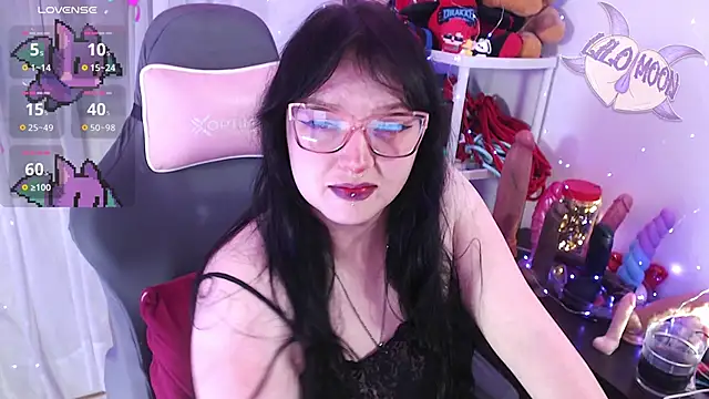 Snapshot of LiloMoon69 chatting on March 16, 1:44 am LiloMoon69 online show from March 16, 1:44 am