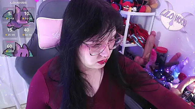 Snapshot of LiloMoon69 chatting on March 18, 1:14 pm LiloMoon69 online show from March 18, 1:14 pm
