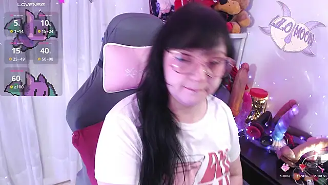 Snapshot of LiloMoon69 chatting on March 21, 12:37 am LiloMoon69 online show from March 21, 12:37 am