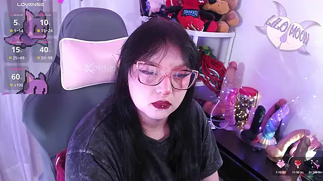Snapshot of LiloMoon69 chatting on March 23, 6:34 pm LiloMoon69 online show from March 23, 6:34 pm