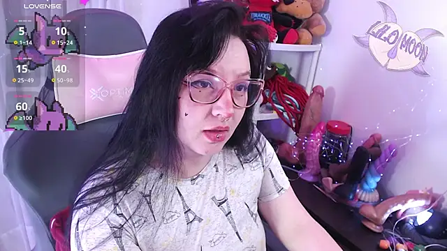 Snapshot of LiloMoon69 chatting on March 24, 3:06 pm LiloMoon69 online show from March 24, 3:06 pm