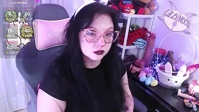 Snapshot of LiloMoon69 chatting on March 31, 2:06 pm LiloMoon69 online show from March 31, 2:06 pm