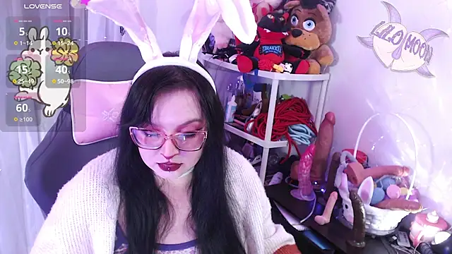 Snapshot of LiloMoon69 chatting on April 6, 1:36 am LiloMoon69 online show from April 6, 1:36 am