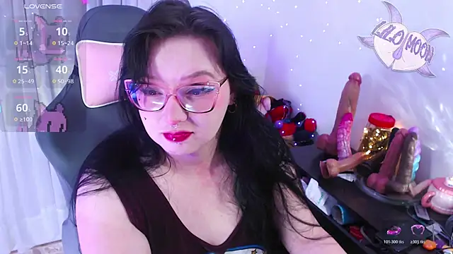 Snapshot of LiloMoon69 chatting on April 14, 2:50 am LiloMoon69 online show from April 14, 2:50 am