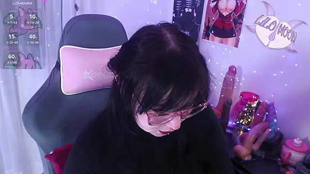 Snapshot of LiloMoon69 chatting on May 21, 6:31 am LiloMoon69 online show from May 21, 6:31 am