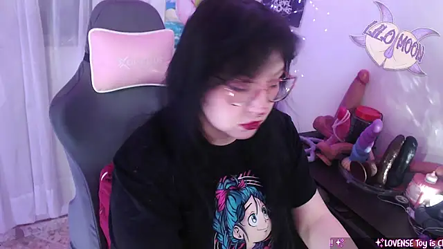 Snapshot of LiloMoon69 chatting on June 5, 6:42 am LiloMoon69 online show from June 5, 6:42 am