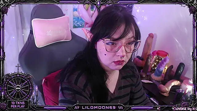 Snapshot of LiloMoon69 chatting on June 11, 9:51 am LiloMoon69 online show from June 11, 9:51 am