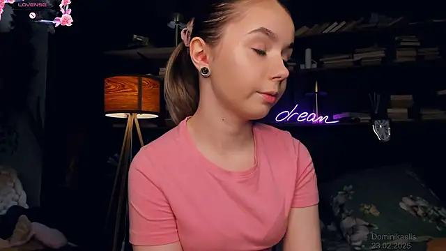 DominikaElis online show from February 23, 7:38 pm