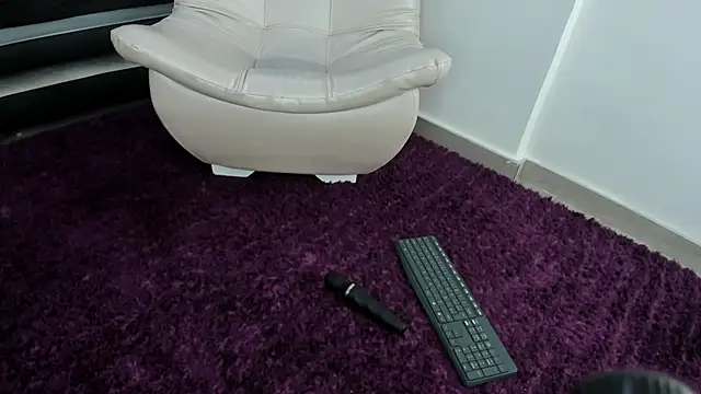 Snapshot of Daddysgirl1_ chatting on December 7, 8:22 am Daddysgirl1  online show from December 7, 8:22 am