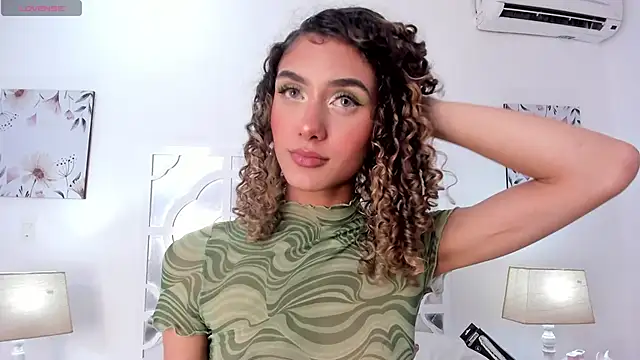 Snapshot of Daddysgirl1_ chatting on December 13, 5:27 am Daddysgirl1  online show from December 13, 5:27 am